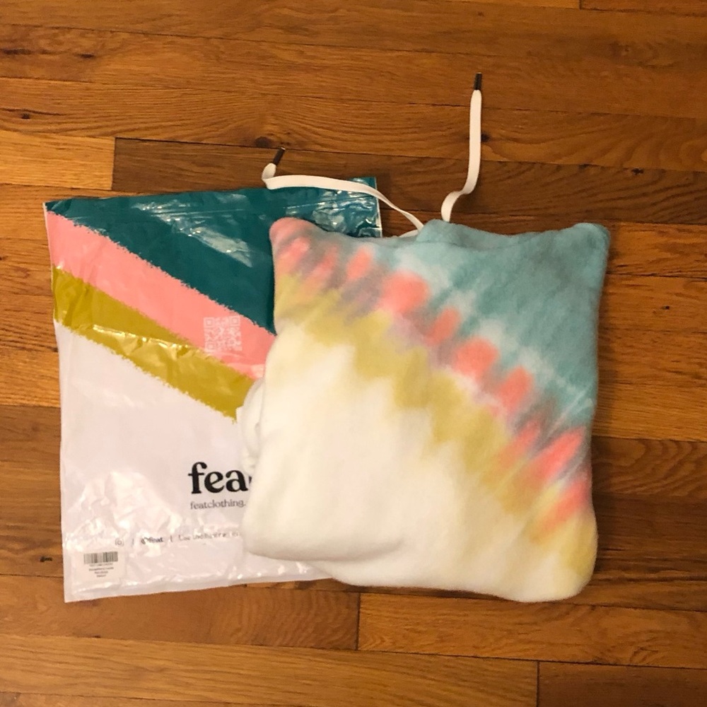 Limited Edition Kristin Cavallari x Feat Blanket Hoodie in Tie Dye RetroStripe - Picture 4 of 17